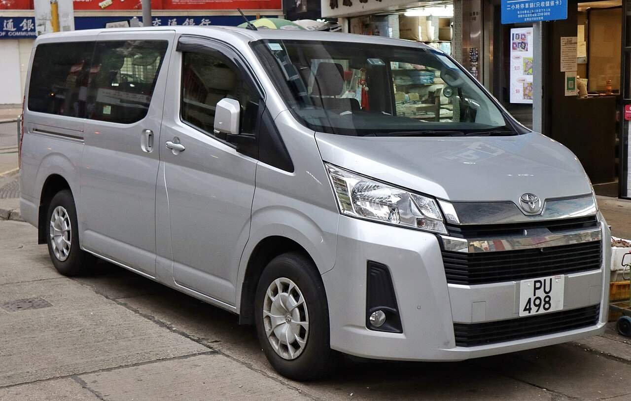 HiAce Premio Rental Labuan Bajo